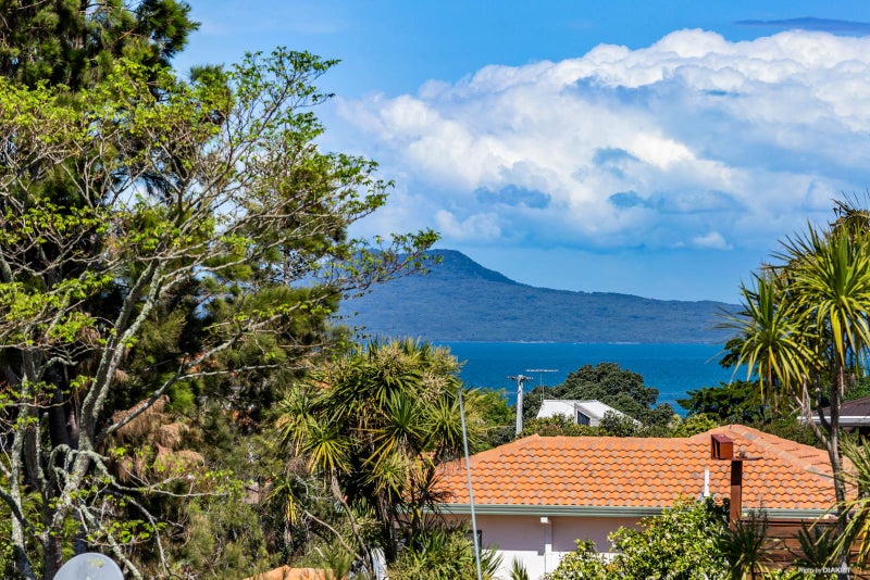 14 Sealy Road, Torbay, Auckland - Carousel 2