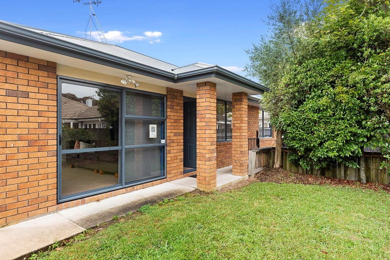 48 Haultain Street, Fairfield, Hamilton - Carousel 1