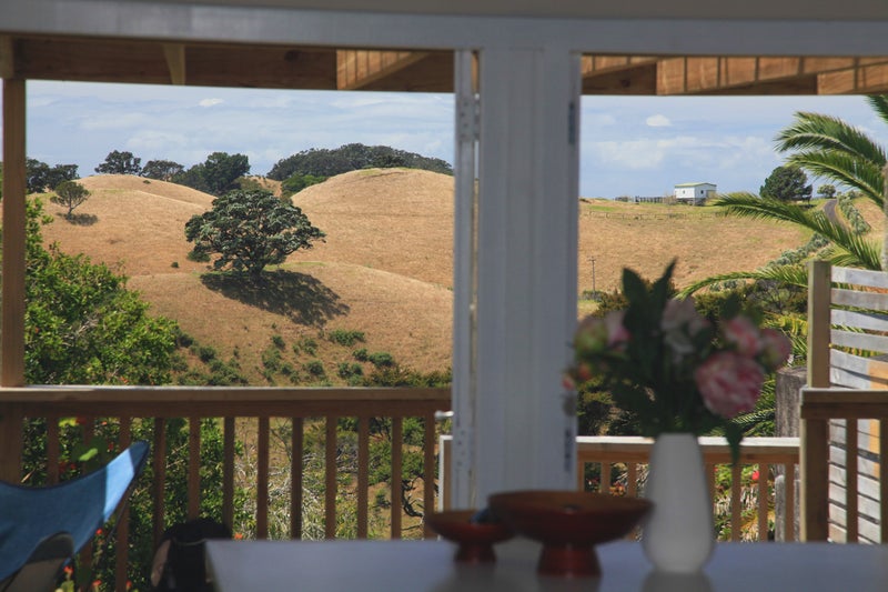 9 Matapana Road, Palm Beach, Waiheke Island - Carousel 2