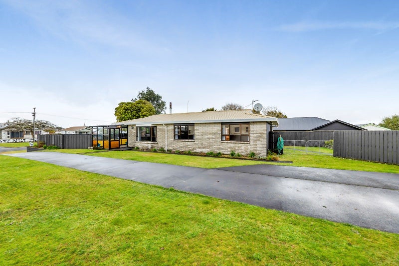 13 Cordelia Street, Stratford - Carousel 1