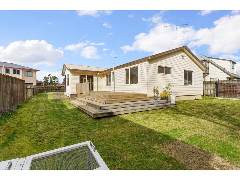 20 Rimmington Drive, Hamilton Lake, Hamilton - Carousel 2