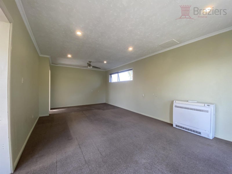 82 Warren Crescent, Hillmorton, Christchurch - Carousel 2