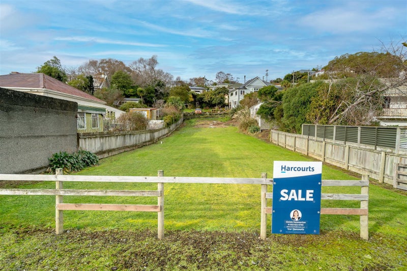 73 Wickliffe Terrace, Port Chalmers, Dunedin - Carousel 1