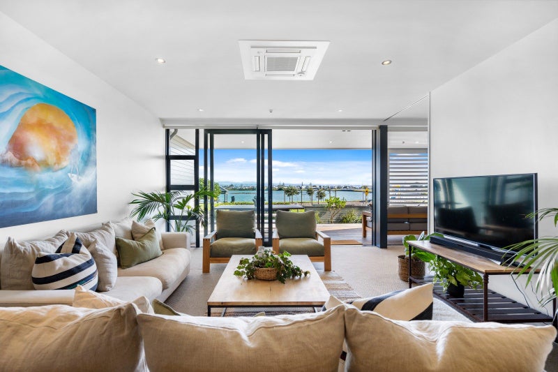 208/7 Humber Street, Pandora, Napier - Carousel 1