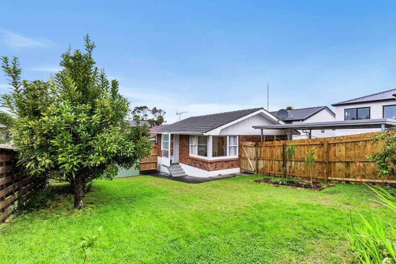 36 Udys Road, Pakuranga, Auckland - Carousel 1