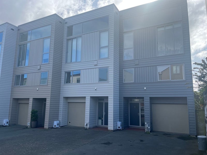 9/15 Roxburgh Street, Mount Victoria, Wellington - Carousel 2