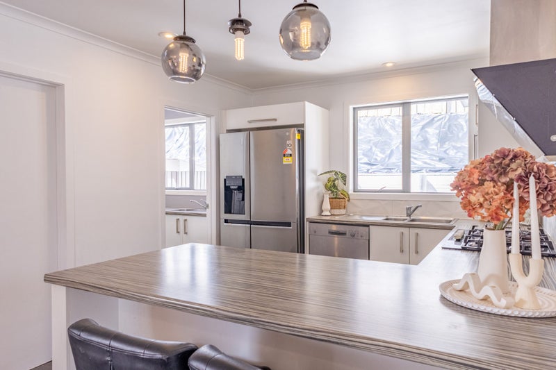 8 Heathfield Avenue, Huntington, Hamilton - Carousel 2