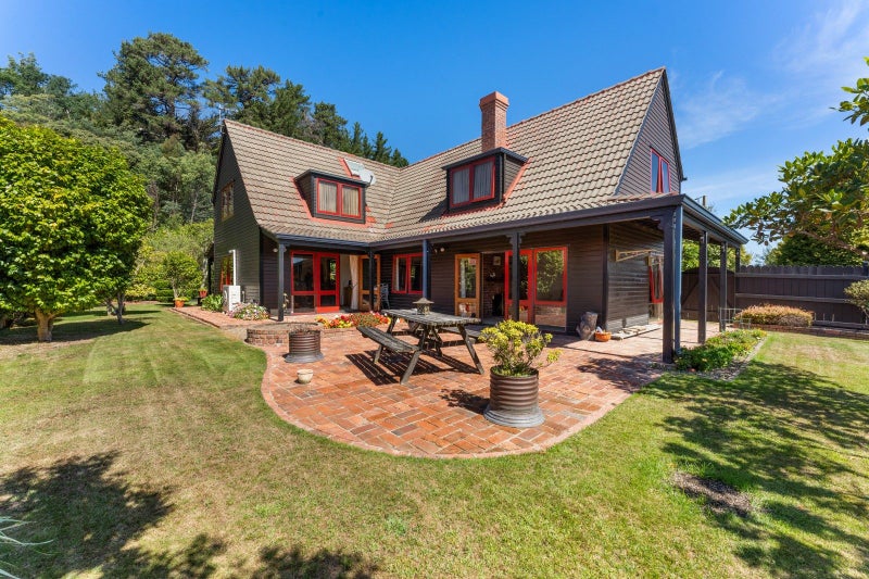 14 Hamerton Street, Naenae, Lower Hutt - Carousel 1