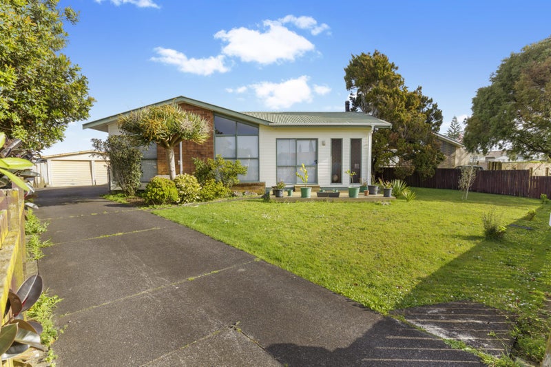 11 Primrose Place, Manurewa, Auckland - Carousel 1