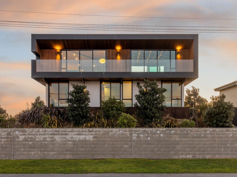 320 Marine Parade, New Brighton, Christchurch - Carousel 2