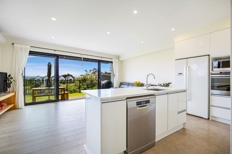 4 Frances Bryers Road, Hobsonville, Auckland - Carousel 2
