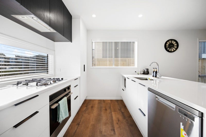 3 Selkirk Lane, Hamilton Lake, Hamilton - Carousel 2