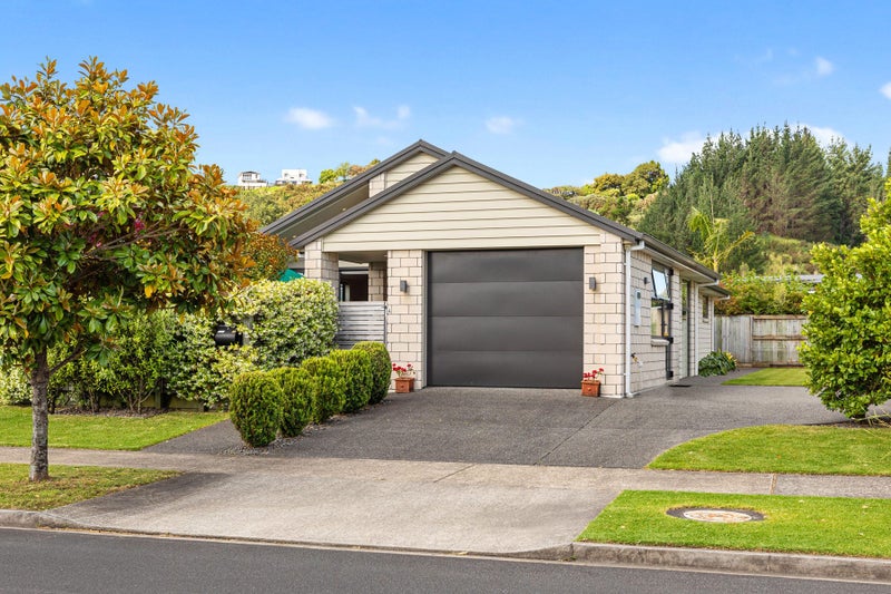 4 St Pauls Drive, Brookfield, Tauranga - Carousel 2