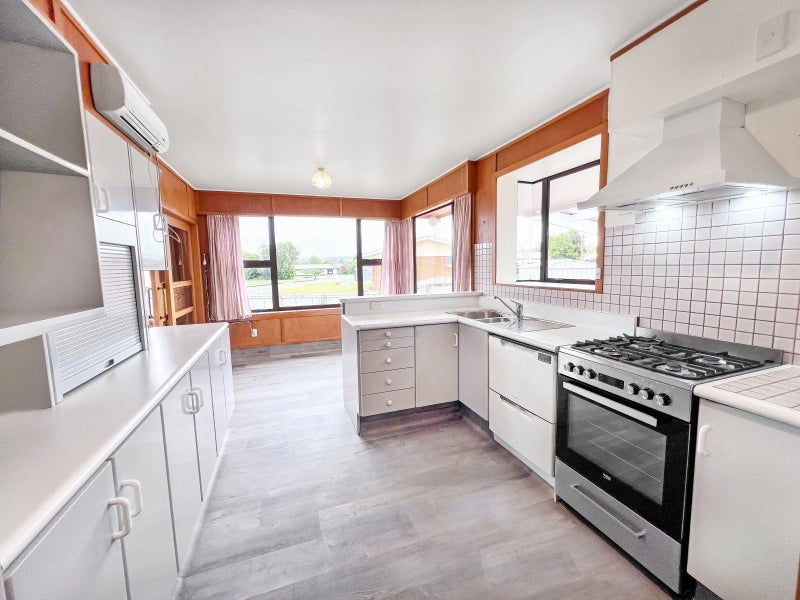 10 Hoffman Street, Hokitika - Carousel 2