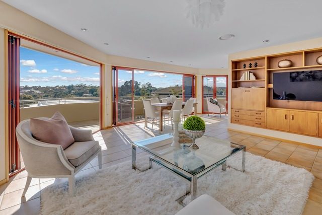 1/21 Sunderlands Road, Half Moon Bay, Auckland - Carousel 1
