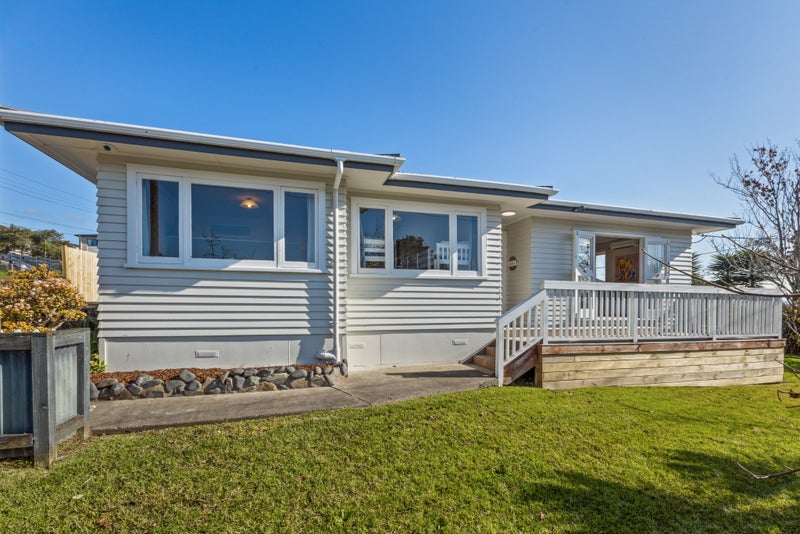 31 Sunnyside Road, Sunnyvale, Auckland - Carousel 1
