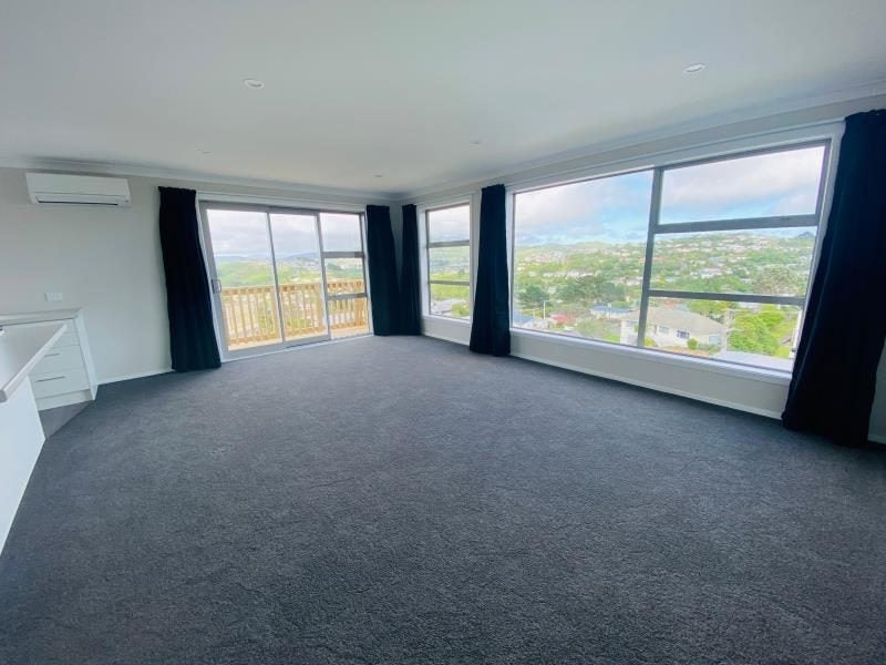 20C Chetwode Grove, Newlands, Wellington - Carousel 1