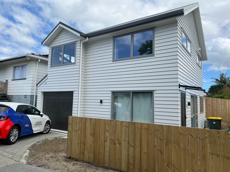 50A Beach Road, Te Atatu Peninsula, Auckland - Carousel 1