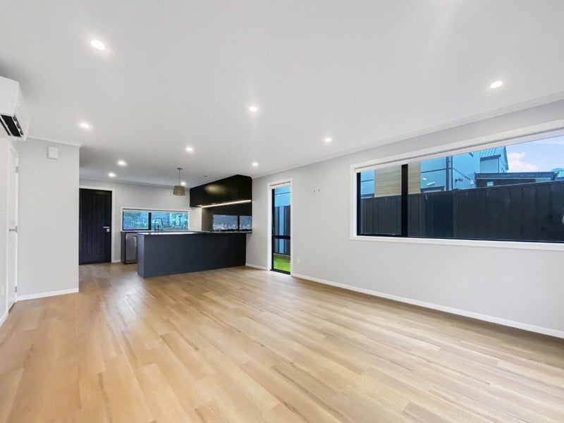 9 Mawai Hakona Drive, Wallaceville, Upper Hutt - Carousel 2