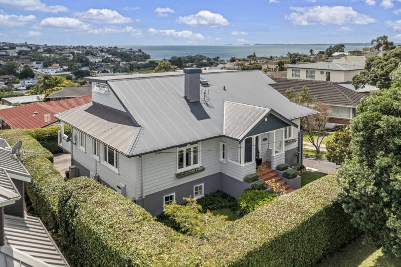 1/41 East Coast Road, Milford, Auckland - Carousel 1