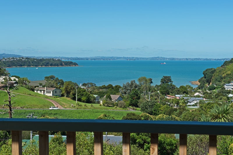 13 Moana Avenue, Surfdale, Waiheke Island - Carousel 1
