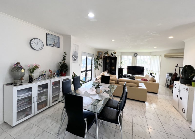 3 Sunvista Avenue, Oteha, Auckland - Carousel 1