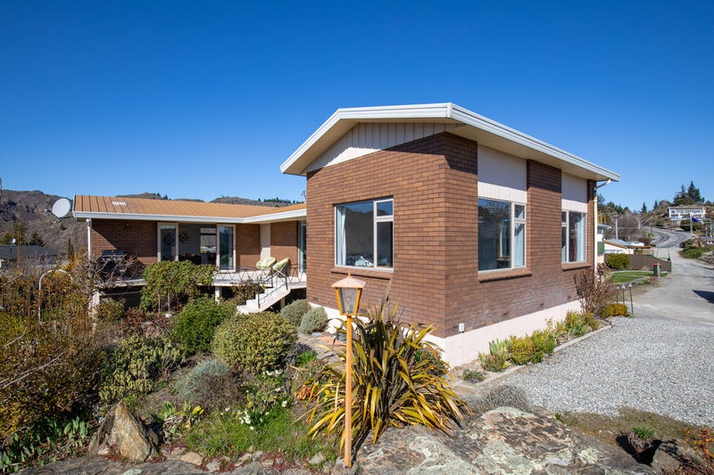 3 The Half Mile, Bridge Hill, Alexandra - Carousel 1