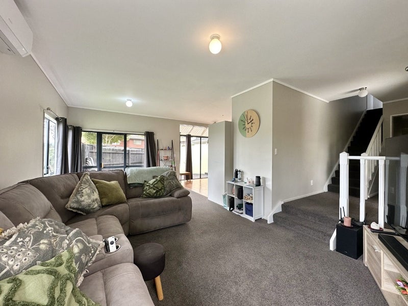 29 Spyglass Lane, Whitby, Porirua - Carousel 2