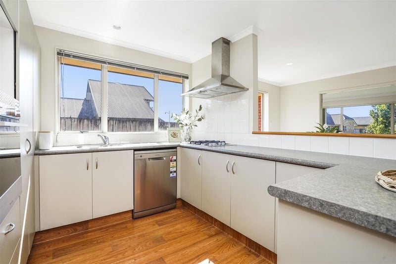 7 Finchley Place, Hamilton East, Hamilton - Carousel 2