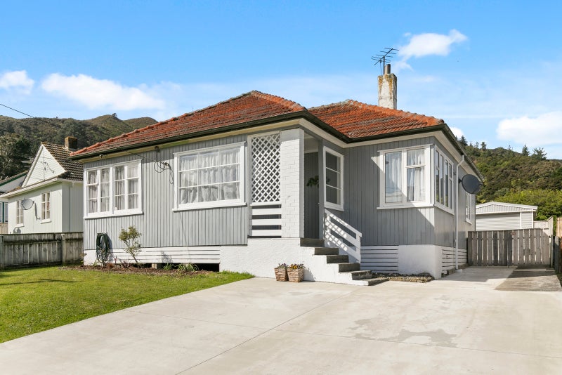 10 Cleland Crescent, Naenae, Lower Hutt - Carousel 1