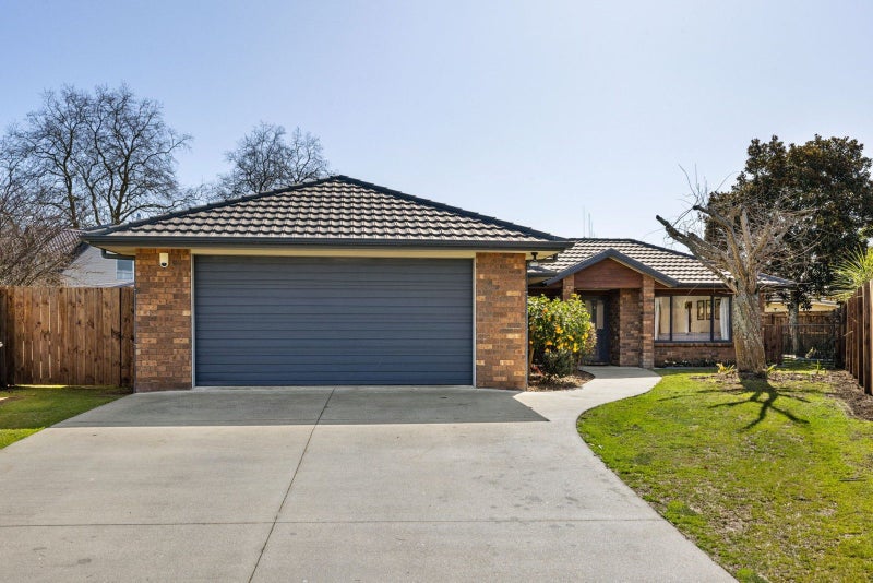 9 Christy Brown Place, Leamington, Cambridge - Carousel 1