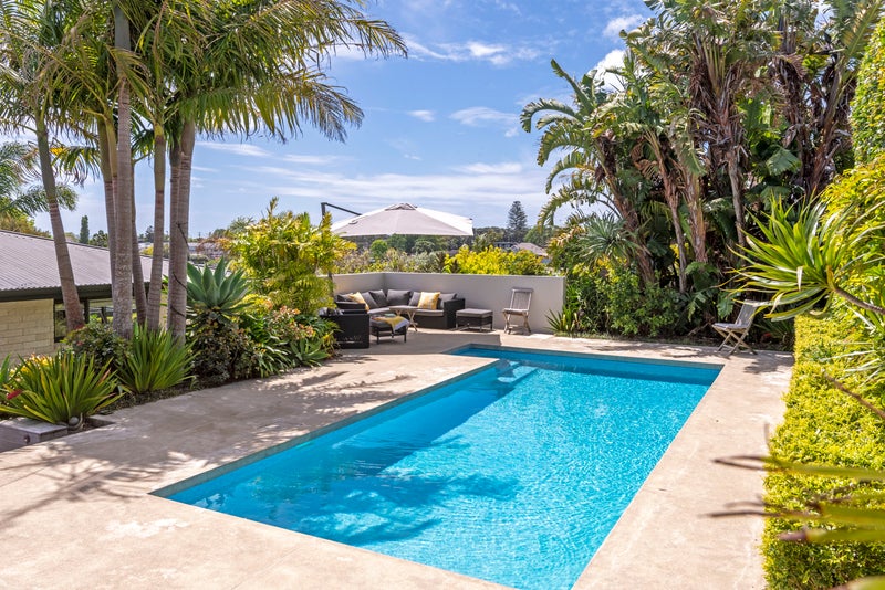 2 Copperfield Terrace, Mellons Bay, Auckland - Carousel 2