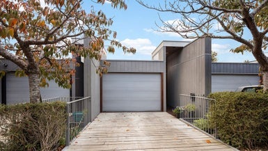 2C Leslie Street, Wadestown, Wellington - Carousel 1