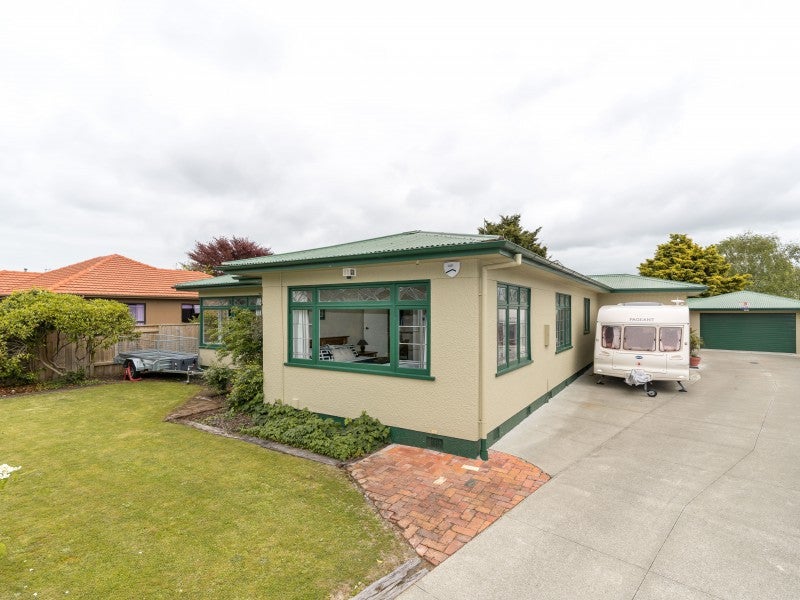 31 Winston Avenue, Hokowhitu, Palmerston North - Carousel 1