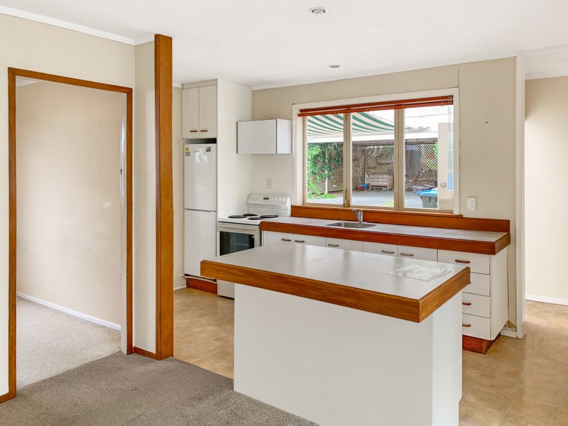 84 Taumata Road, Sandringham, Auckland - Carousel 2