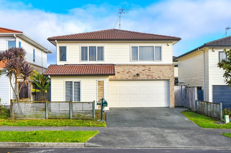 33 Baverstock Road, Flat Bush, Auckland - Carousel 1