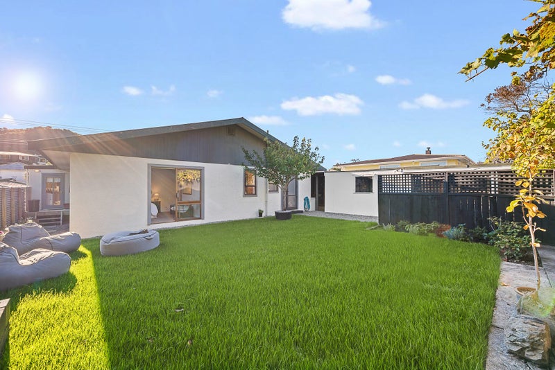 102 Waikawa Road, Picton - Carousel 1