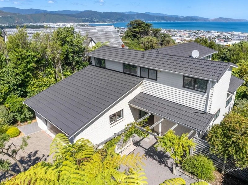 30 Stanhope Grove, Korokoro, Lower Hutt - Carousel 2