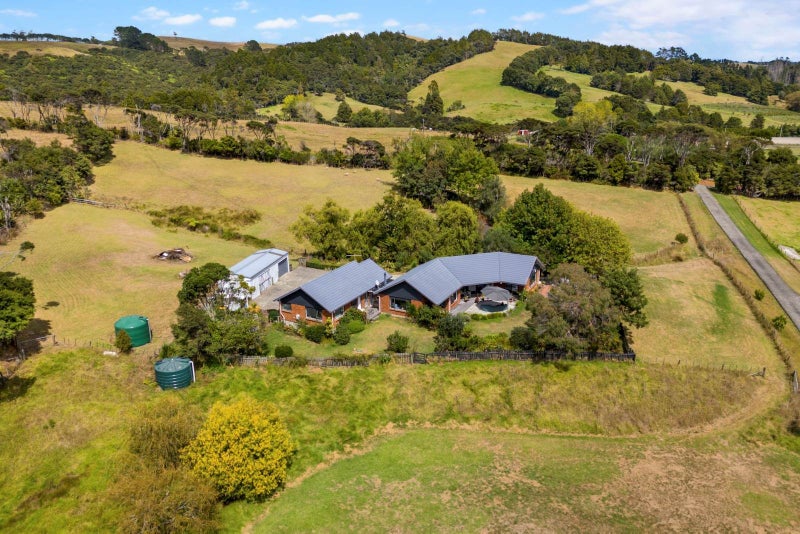 271 Muriwai Valley Road, Waimauku - Carousel 1