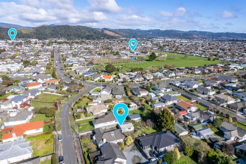10 Robertson Street, Elderslea, Upper Hutt - Carousel 26