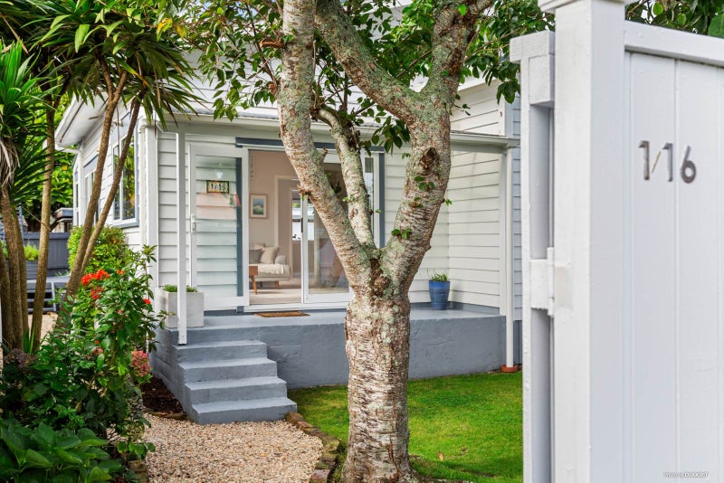1/16 Avondale Road, Avondale, Auckland - Carousel 1