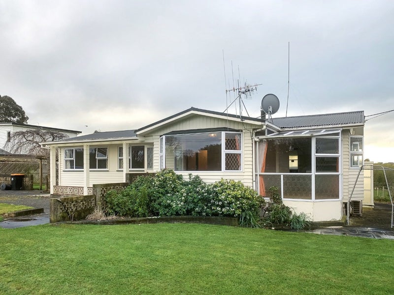 161 Hendersons Line, Kelvin Grove, Palmerston North - Carousel 1