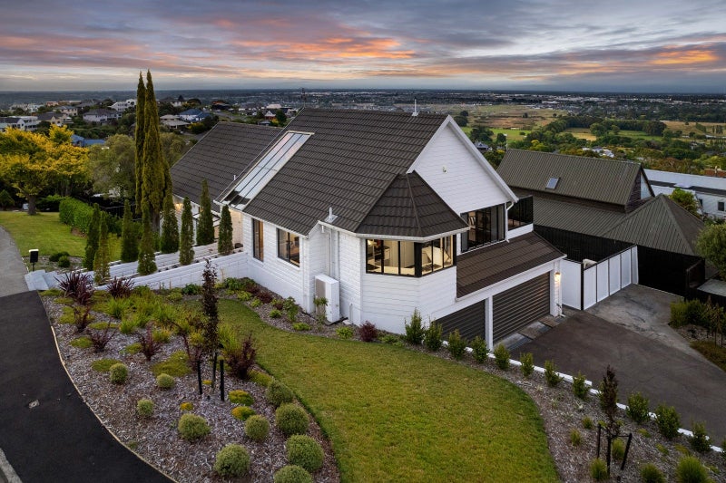 2 Petworth Place, Westmorland, Christchurch - Carousel 1