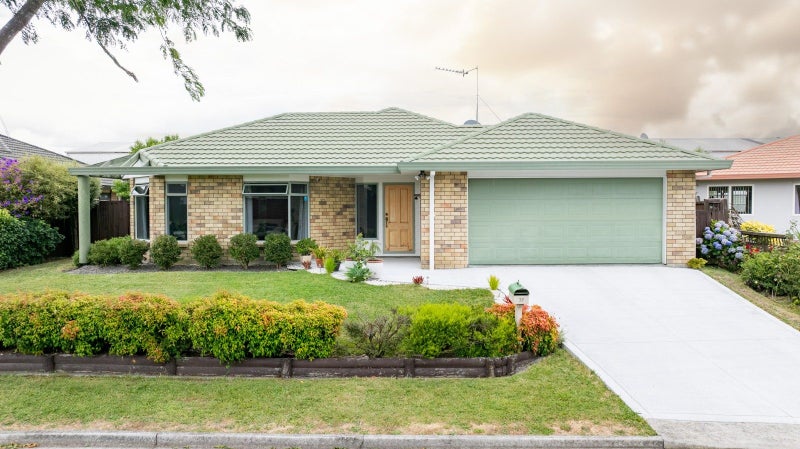 37 Hastings Place, Hamilton Lake, Hamilton - Carousel 1