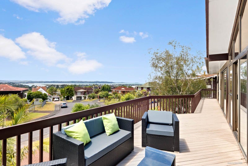 16 Flagstaff Place, Massey, Auckland - Carousel 2