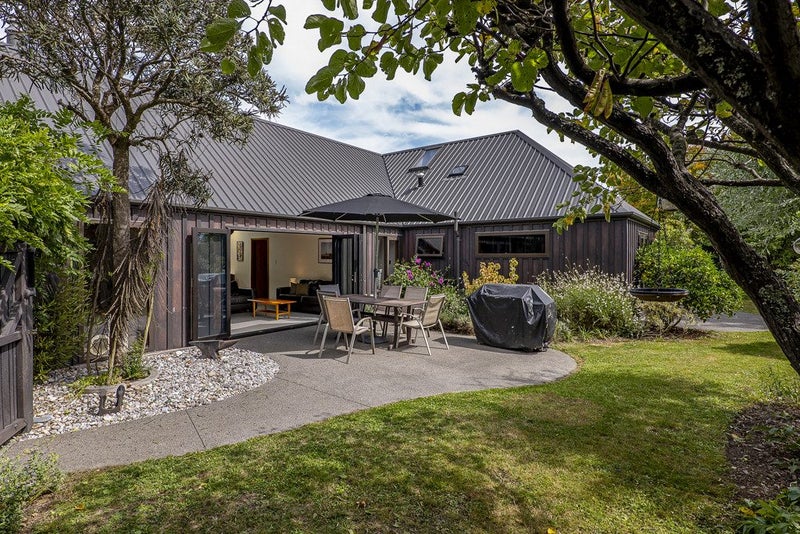 25 Cricklewood Place, Avonhead, Christchurch - Carousel 1