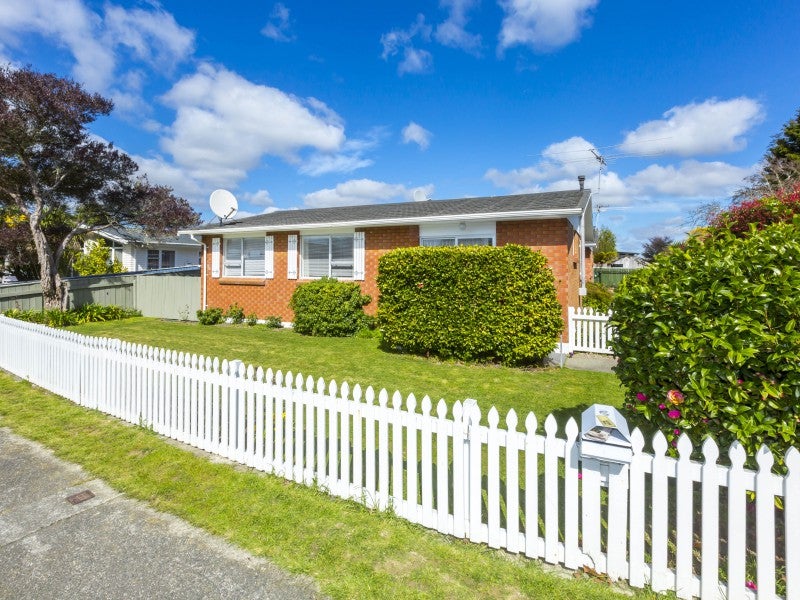 1/9 Denver Grove, Totara Park, Upper Hutt - Carousel 2