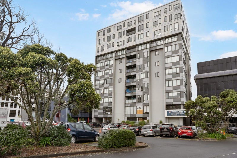 1105/17 Putney Way, Manukau, Auckland - Carousel 1