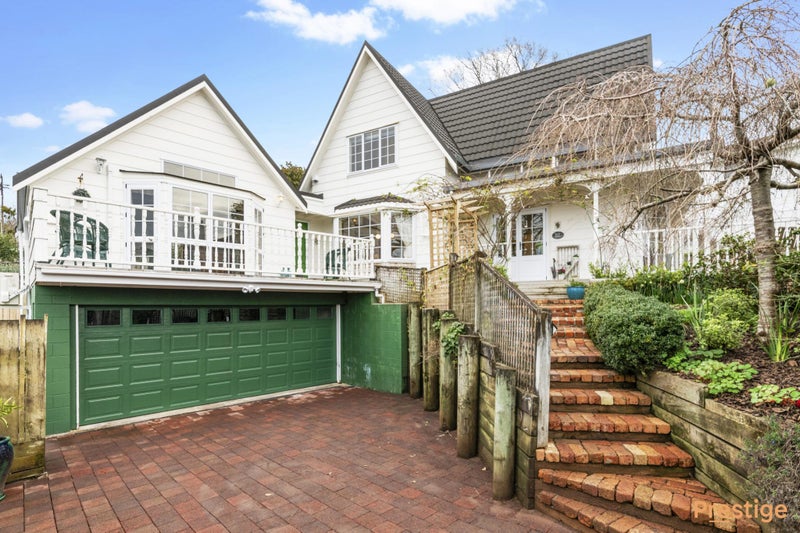 32A Corunna Road, Milford, Auckland - Carousel 1