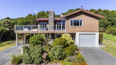 13 Poriwira Drive, Kuratau, Tūrangi - Carousel 1